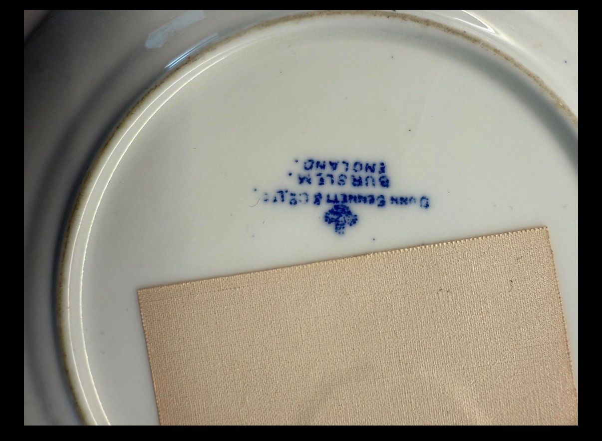 Teller: 2 alte Dunn Bennett & Co Ltd Teller "Blue Willow" – Gebraucht aus Basel von Rouge. 1