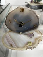 Achat-Tischuhr mit Amethyst