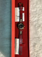 Armbanduhr Michel Jordi Damen mit Schweizer Kreuz Motiv Gold