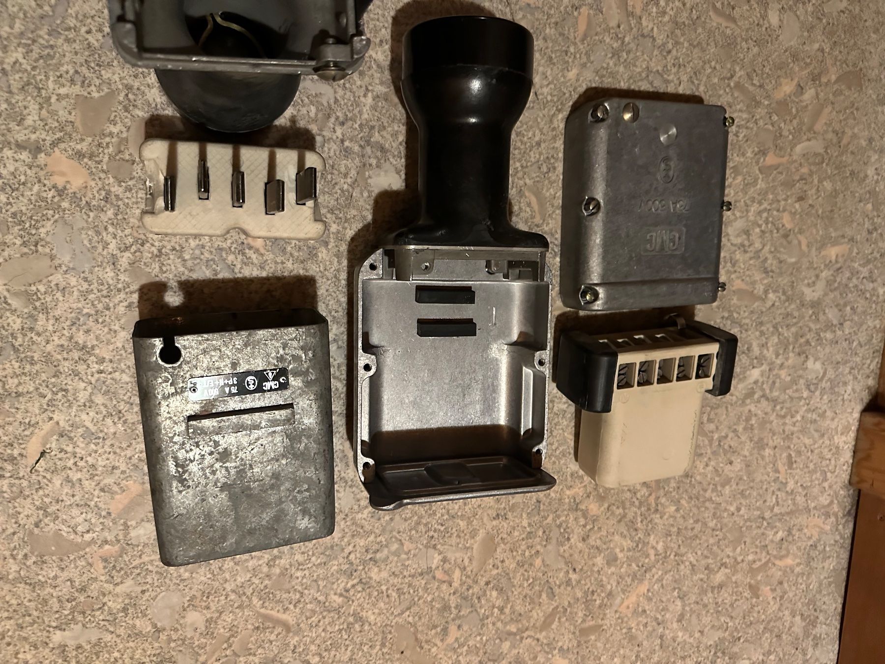 Spine: Stecker und Kupplung J 75 /5Polig – Usato da Huttwil venduto da Bolpa 5
