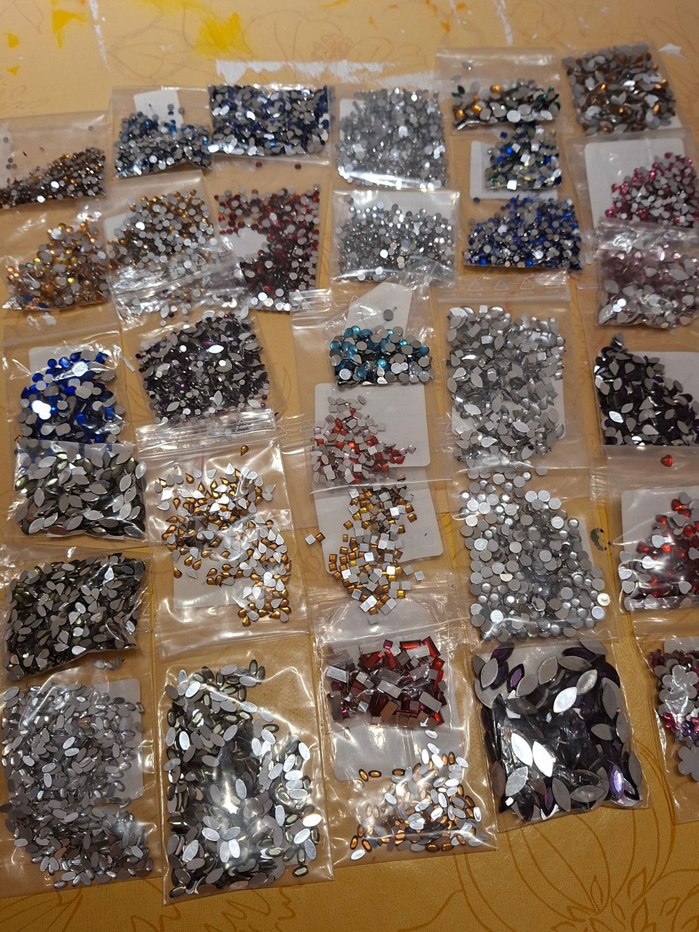 Autres bijoux: Strasssteinchen – D'occasion à Bretzwil par eri_2gck