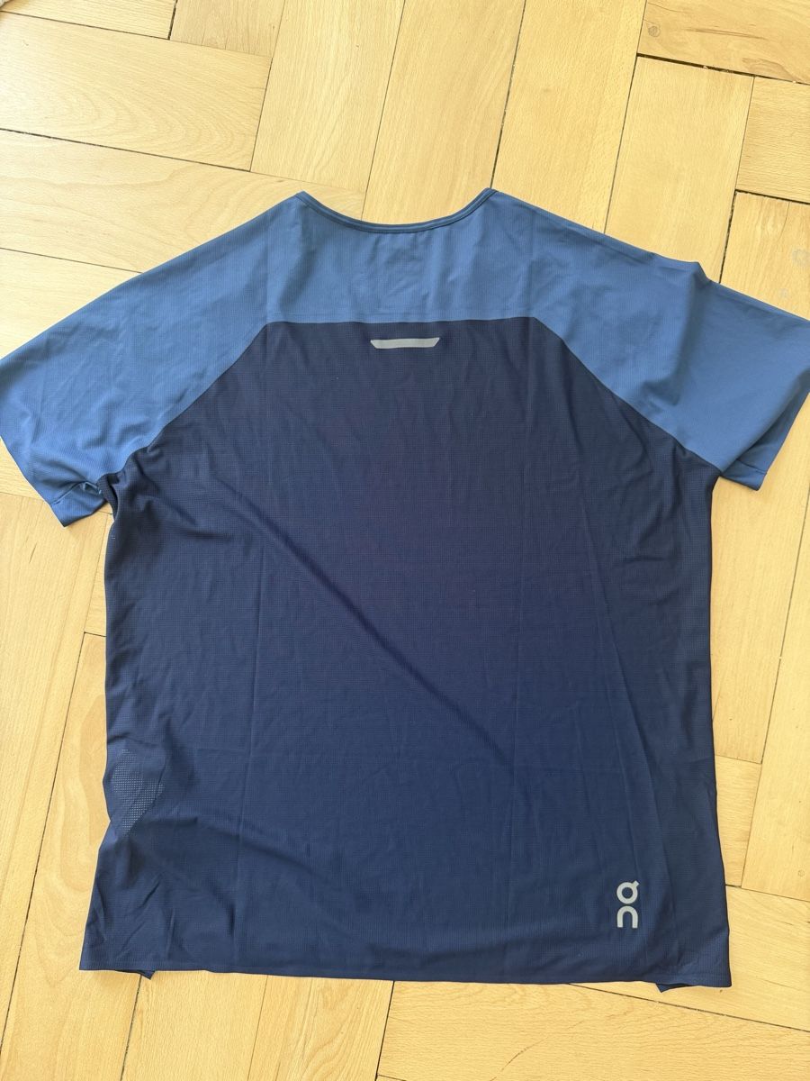 On T-shirt: On Performance T-Shirt (L) – Usato da Bern venduto da Laufsport3000 2