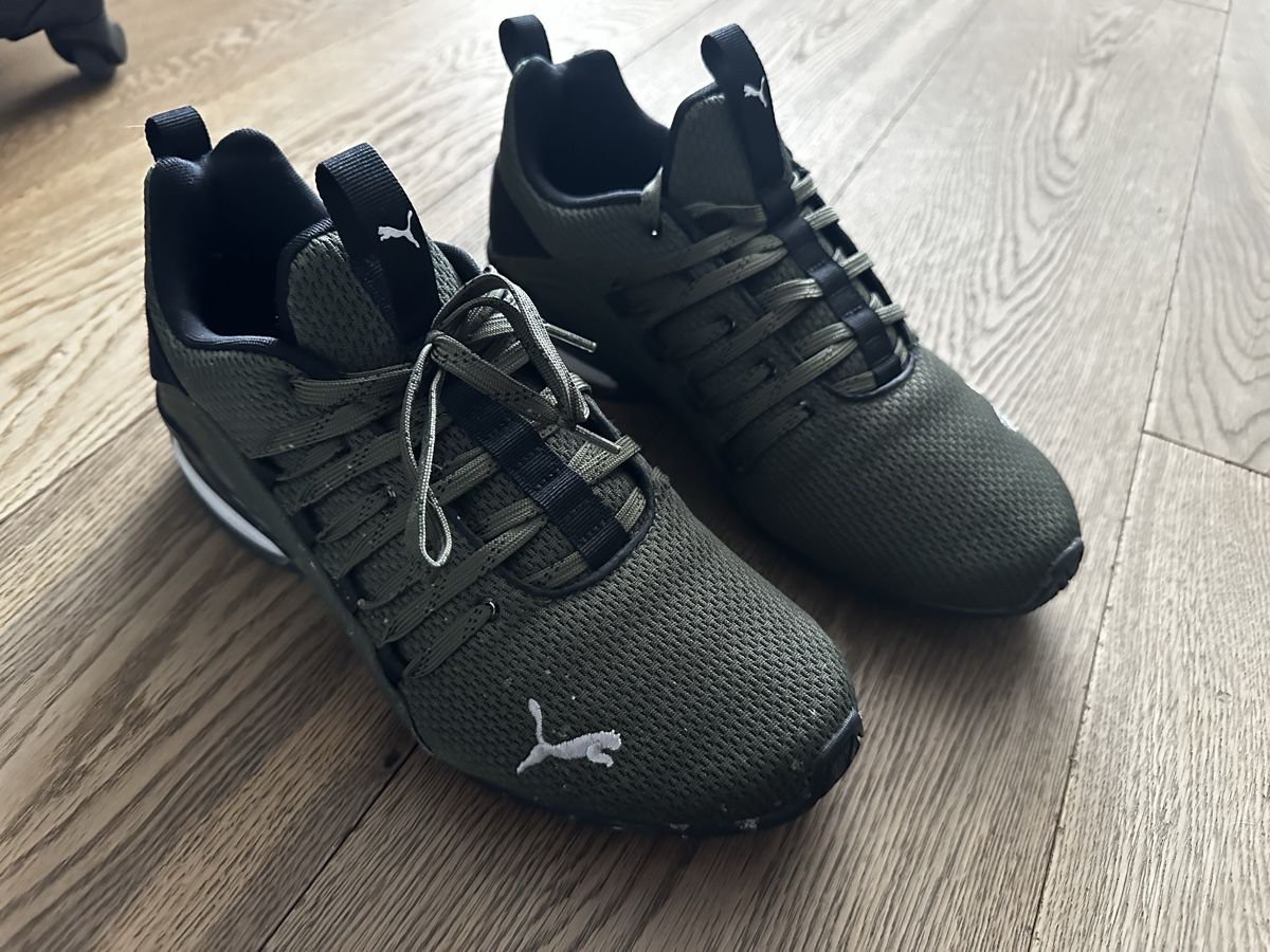 Puma Scarpe da uomo: Puma Herren Schuhe, Gr. 42.5 – Usato da Wolfhausen venduto da Driver016