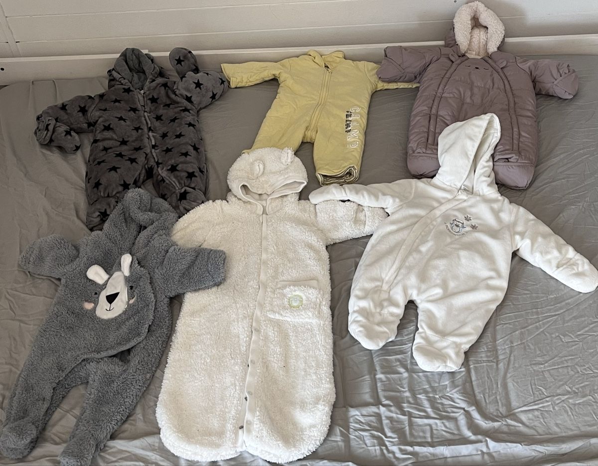 Kleiderpakete: Süsses grosses Kleiderpaket Gr.62 neutral – Gebraucht aus Oberegg von MZ_DiesundDas 1