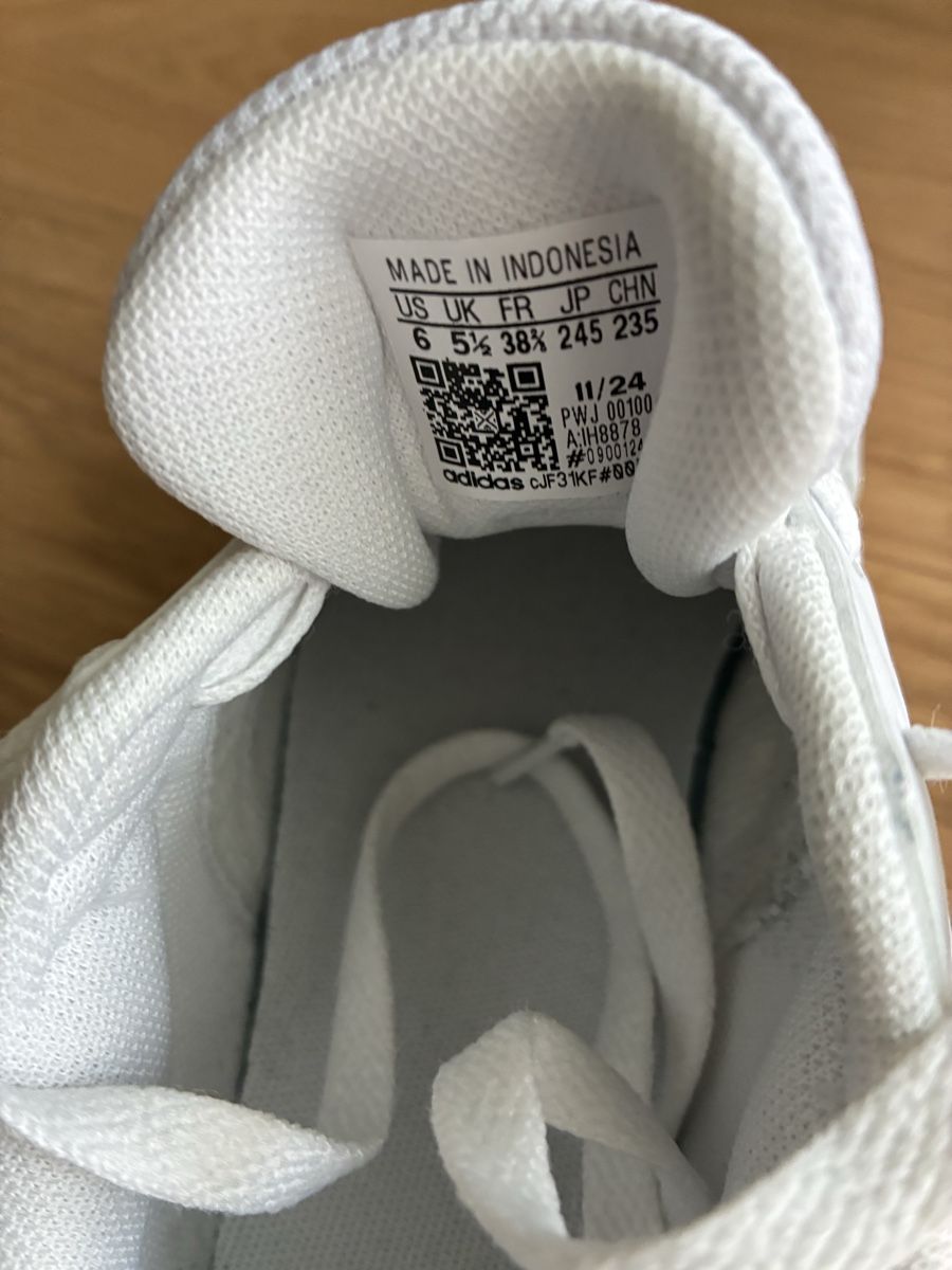 Adidas Scarpe per ragazzi: Adidas Turnschuhe – Nuovo (secondo la descrizione) da Kriens venduto da Hornet12 2