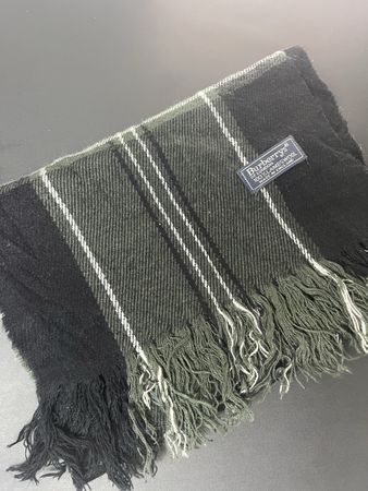 Echarpe Burberry noir motif carreaux