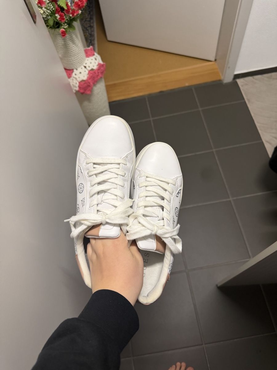 Chaussures femmes: Guess Schuhe Gr. 40 – D'occasion à Zürich par Erdas_07