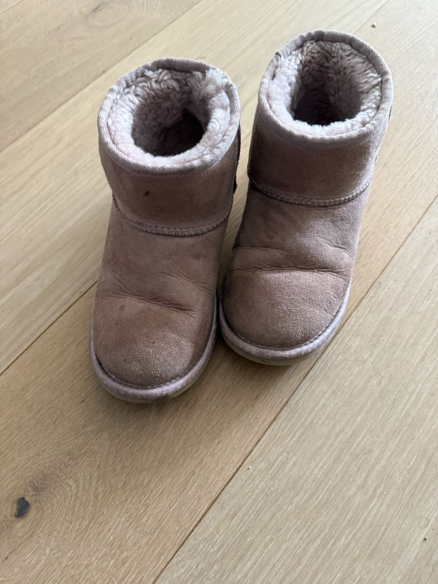 Ugg Scarpe per ragazze: UGG Classic Mini Shine 'Pink Rose' – Usato da Kilchberg ZH venduto da blackseal