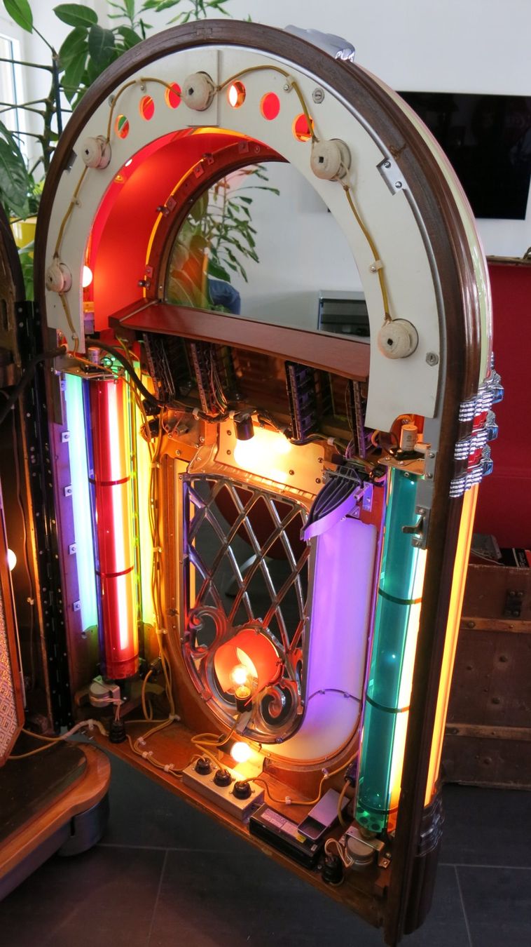 Wurlitzer Jukebox: Wurlitzer 1015 Bubbler 1946, komplett restauriert – Usato da Grenchen venduto da Bosso62 6