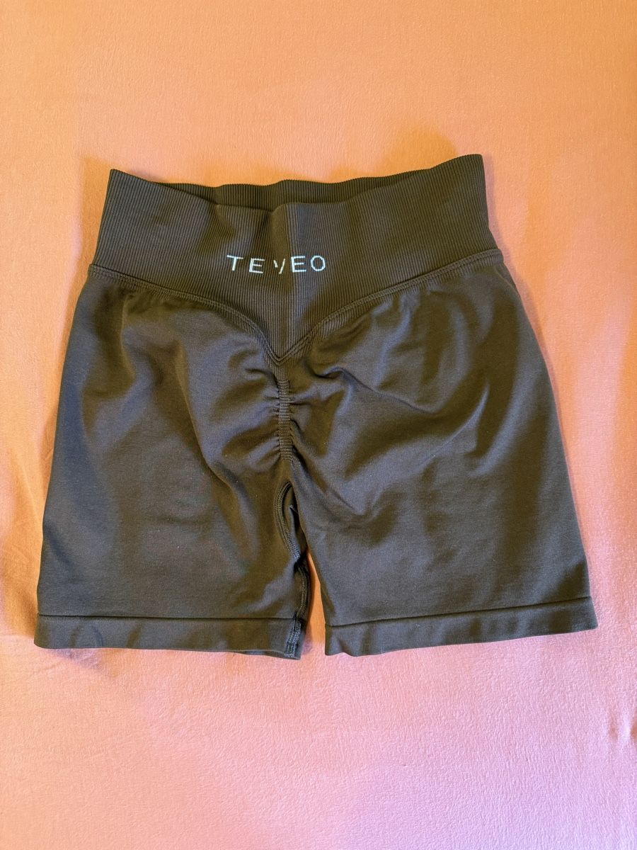 Teveo Leggings: Teveo Statement Scrunch Shorts S – Usato da Muttenz venduto da mir_zw2t 1