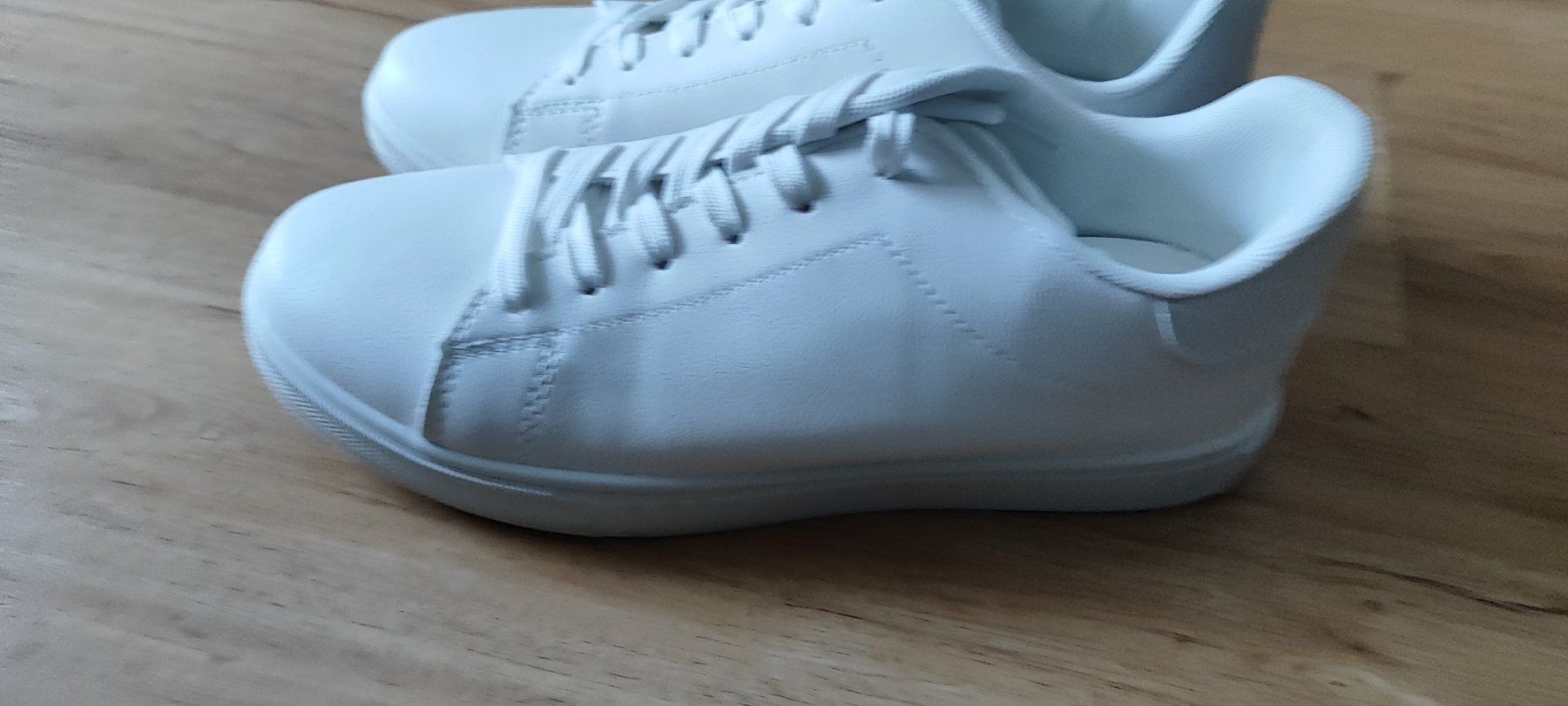 Herrenschuhe: Snickers Weiss 41 neu – Neu und originalverpackt aus Chur von djovanna 1