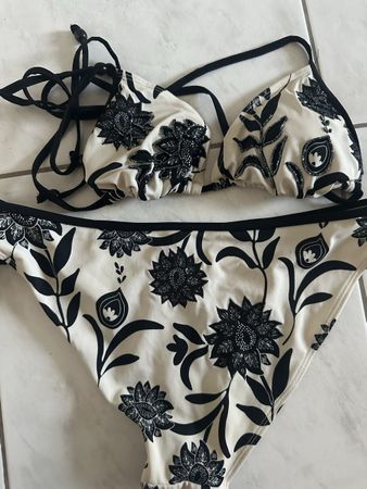 H&M Bikini Set - Size 8 / 38 - Black and White 🌴☀️