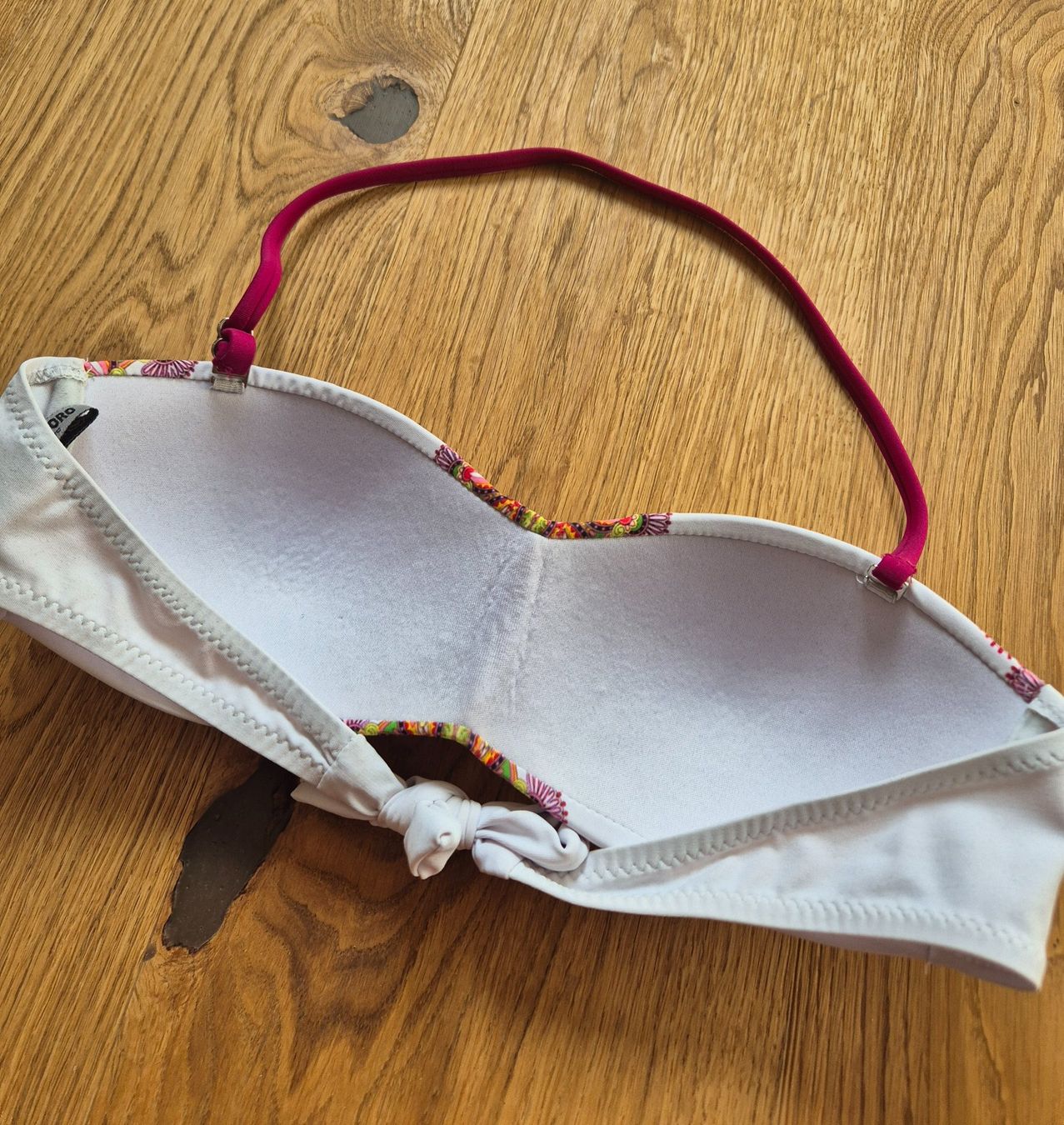 Badekleider & Bikinis: Schönes Bikini mit Glitzersteinen (Gr. 42) – Gebraucht aus Gams von federli29 2