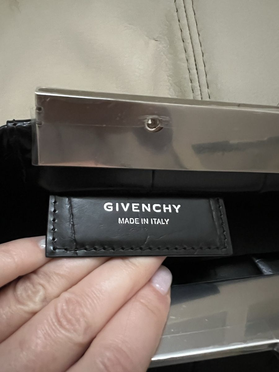Givenchy Borse: Givenchy Antigona Croc-Effect Leather Bag – Nuovo e nell'imballaggio originale da Pully venduto da opa_k78q 1