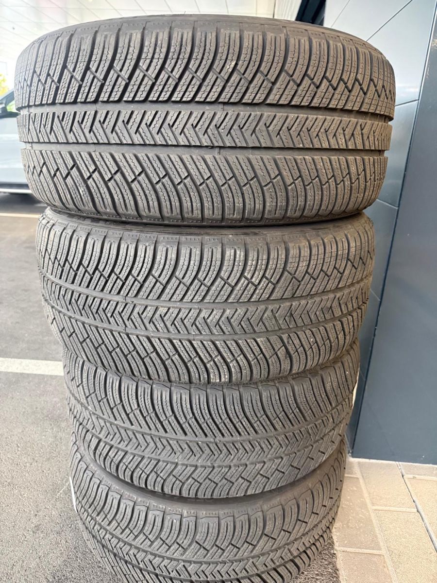 Mercedes-Benz Jantes: Winterreifen – Neuf (Voir description) à Tennwil par Zaylaaa