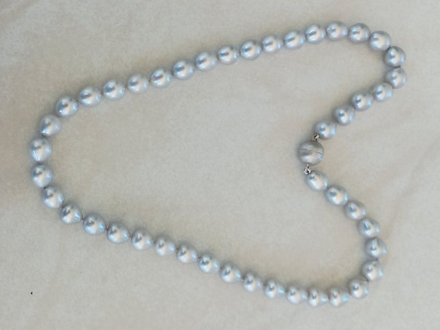 Ketten: Graue Perlen Halskette,  Mit Silber Magnetverschluss 47cm – Neu und originalverpackt aus Winistorf von acreativ 1