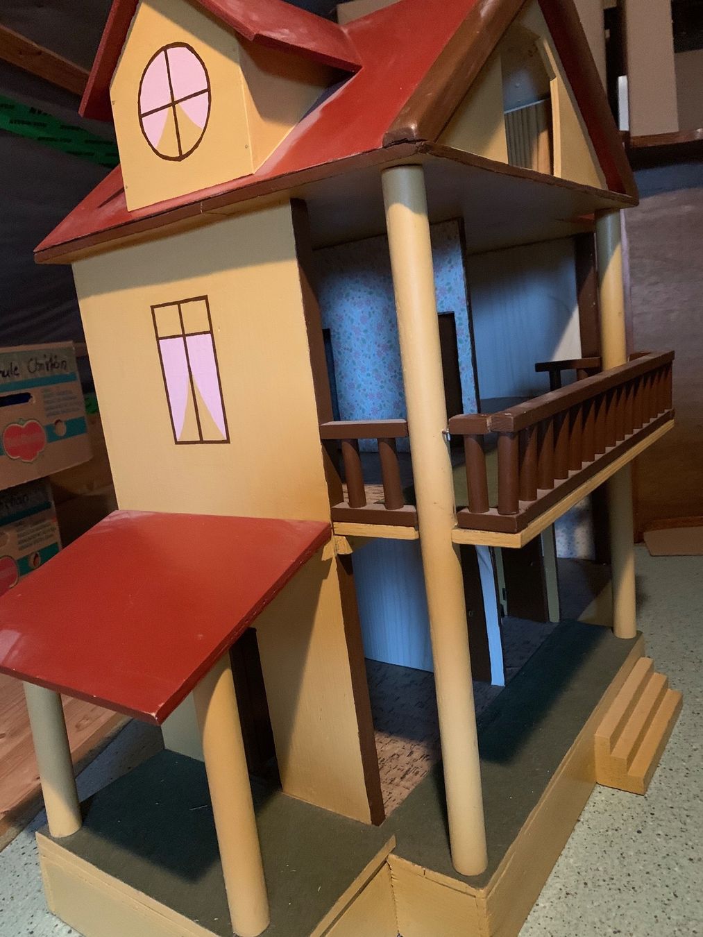 Case e mobili per bambole: Altes Holzpuppenhaus – Usato da Niederrohrdorf venduto da Sharna 2
