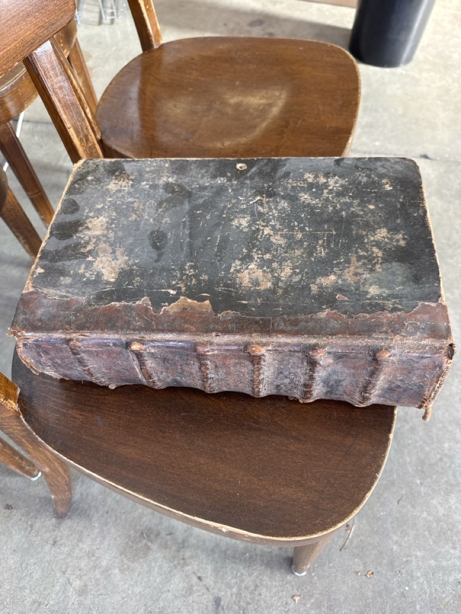 Libri: Antike Bibel Bern 1728 – Usato da Pfäffikon SZ venduto da Brocki-21 2