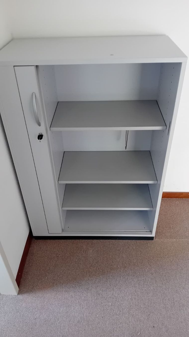 Armadi: Aktenschrank mit Rollo, abschliessbar – Usato da Steinhausen venduto da Vilivinili 1
