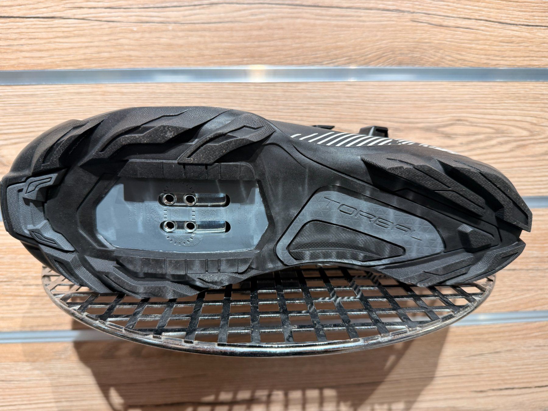 Herrenschuhe: Shimano ME3 Gr.43 – Neu und originalverpackt aus Lauterbrunnen von Imboden-Bike 1