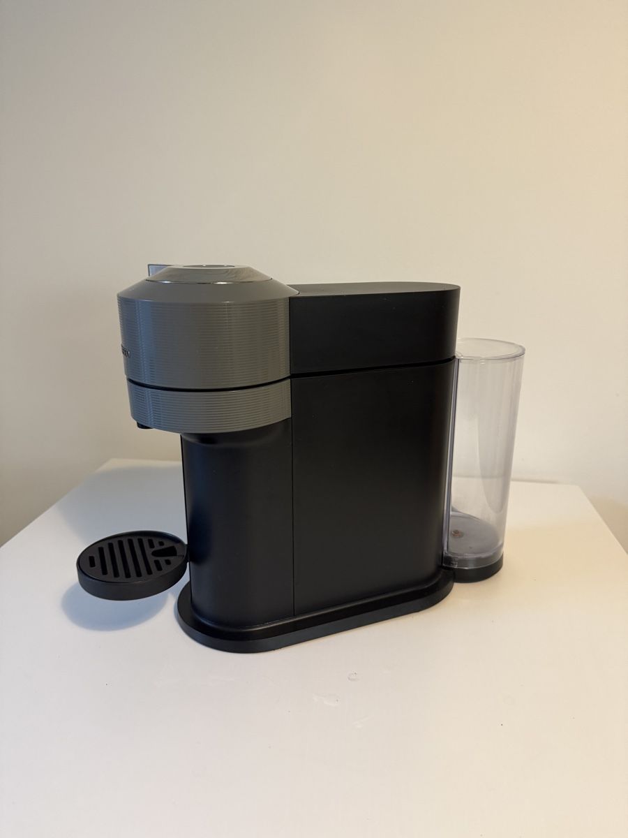 Nespresso Macchine per caffè & Macchine per espresso: Nespresso Vertuo Coffee Machine Grey – Usato da Basel venduto da rau_n87j 1