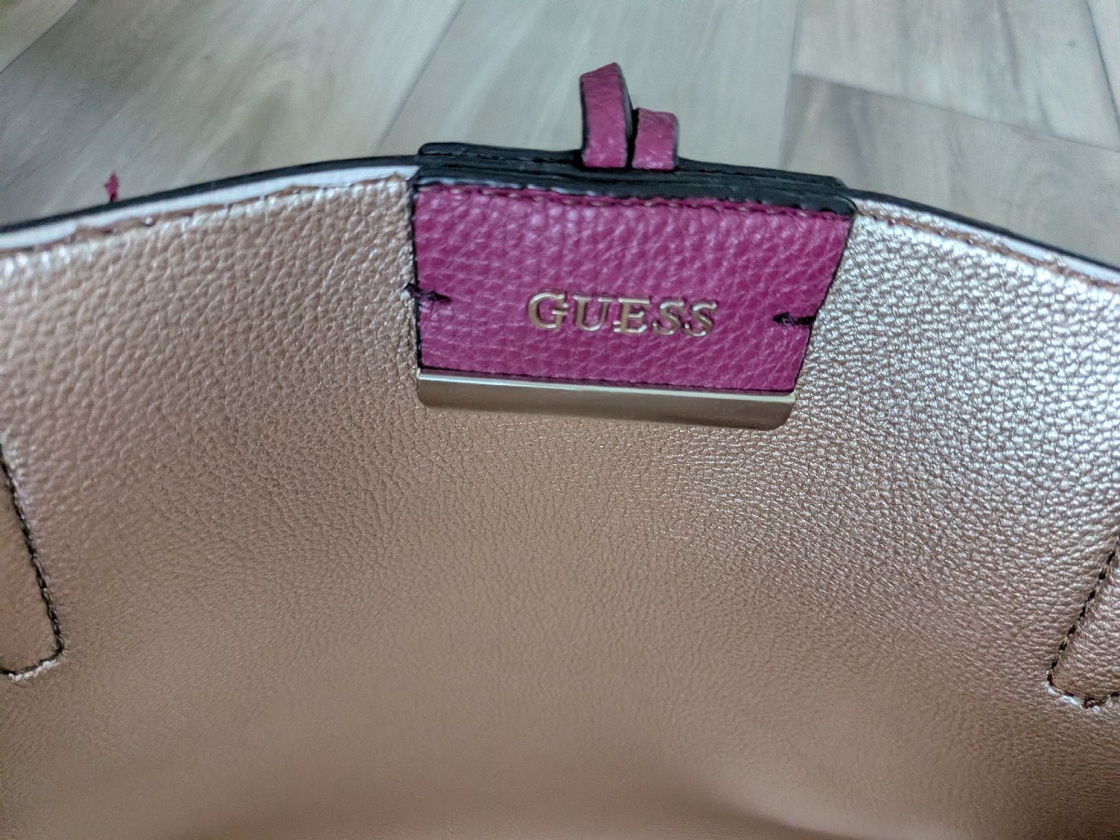 Guess Sacs femmes: Guess leather tote bag – D'occasion à Morges par dhi_y2qk 4
