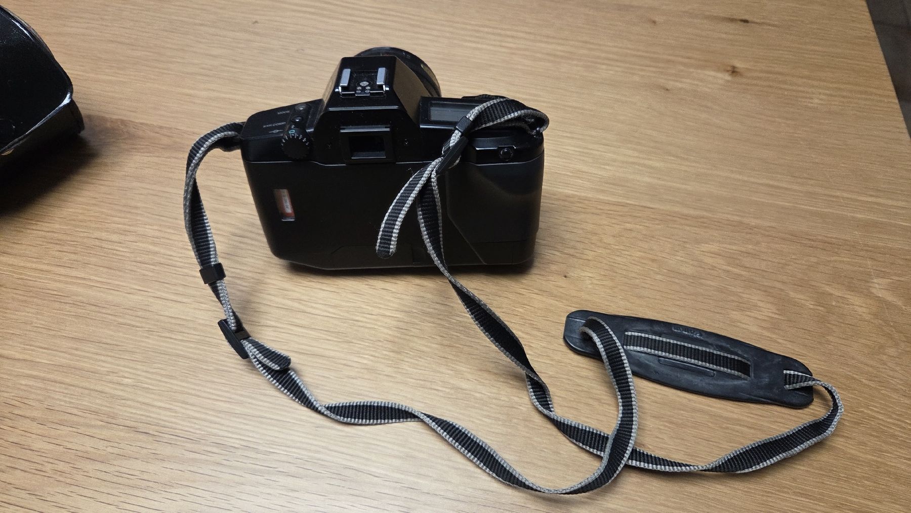 Canon Fotocamera: Canon EOS 650 Analogkamera – Usato da Adlikon b.Regensdf venduto da lil_25jl 2
