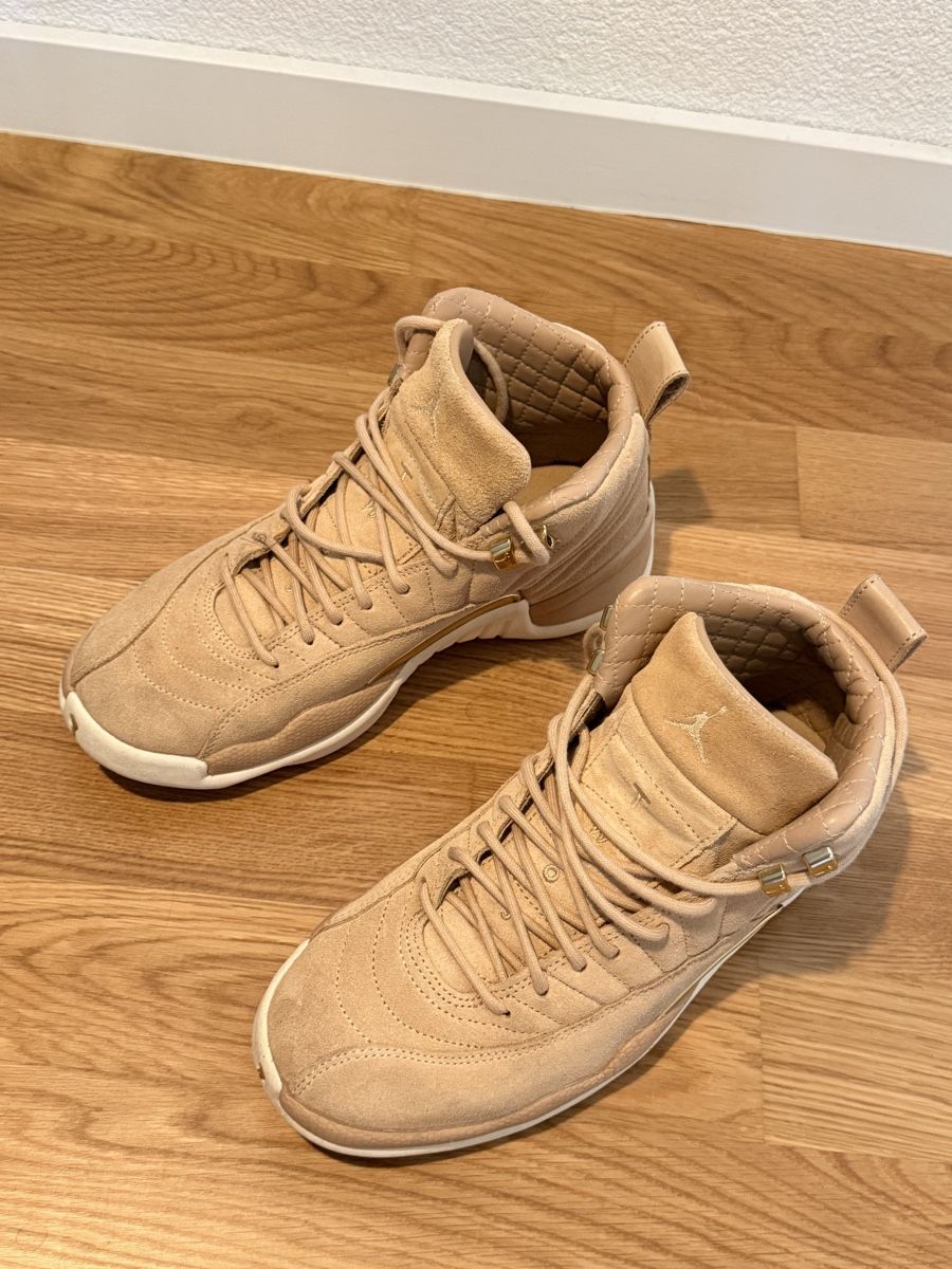 Jordan Scarpe da uomo: Jordan Air 12 Retro beige suede – Nuovo (secondo la descrizione) da Carrouge VD venduto da man_7hwm 2