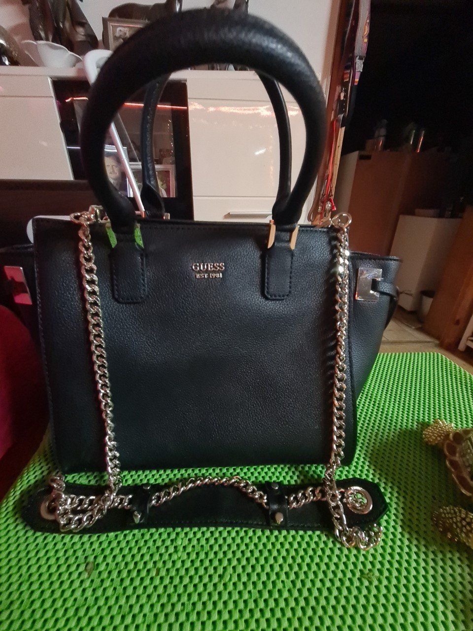 Guess Borse da donna: Guess Handtasche – Nuovo (secondo la descrizione) da Bellerive VD venduto da Hermes5