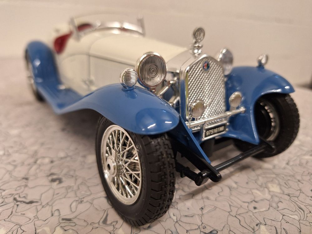 Pezzi Di Ricambio Usati Per Alfa Romeo 2300 Spider 1932 In Scala 1/18 - Burago
