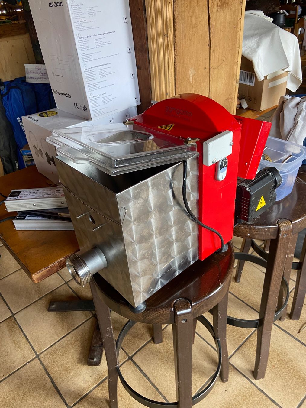 Komplettküchen: Set: machine à pâtes, batteur, balance – Gebraucht aus Gryon von kik_9pqm 1