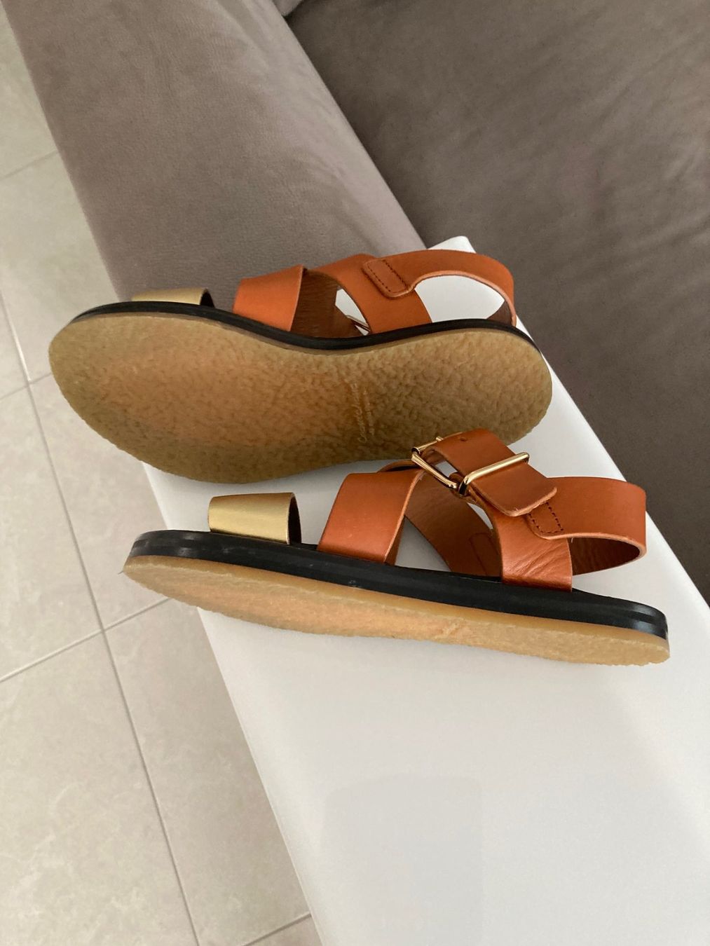 Damenschuhe: Schuhe Sandalen Gr. 39 gold/cognac, Closed – Gebraucht aus Glattpark (Opfikon) von Pangie 3