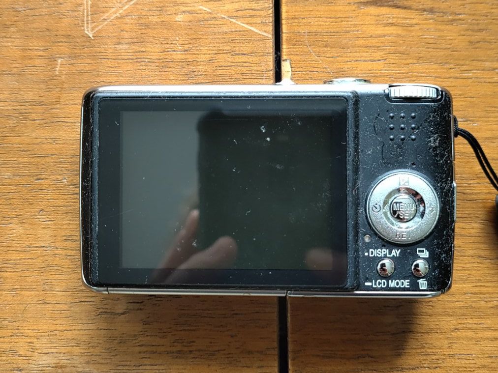 Panasonic Kamera: Panasonic Lumix DMC-FX 07 – Gebraucht aus Stäfa von mic_b7td 1