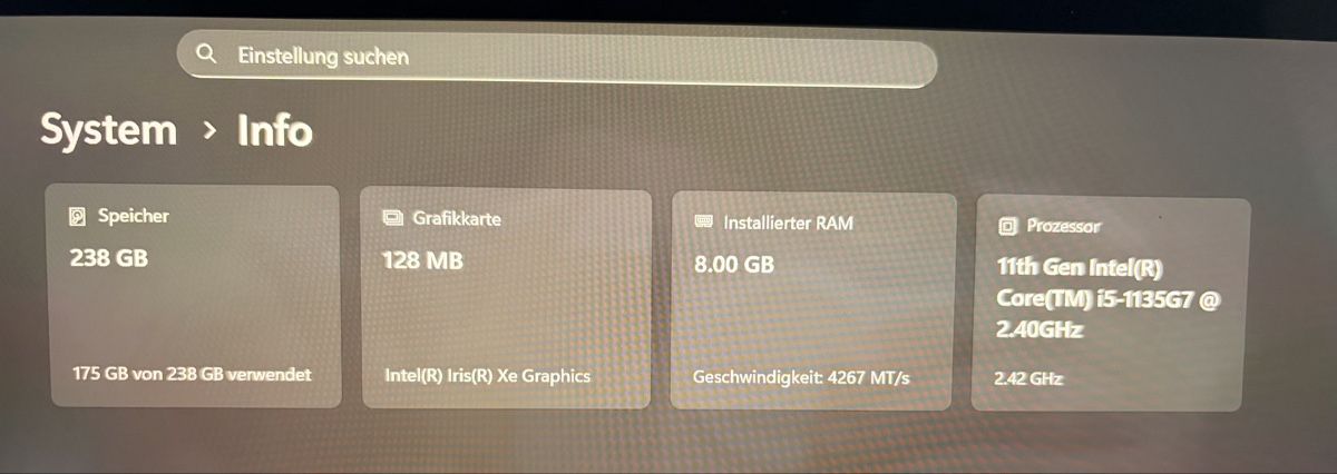 Microsoft Portables: MICROSOFT Surface Pro 8 (13", Intel Core i5, 8 GB RAM, 256 G – Neuf (Voir description) à Hausen AG par 1lo 3