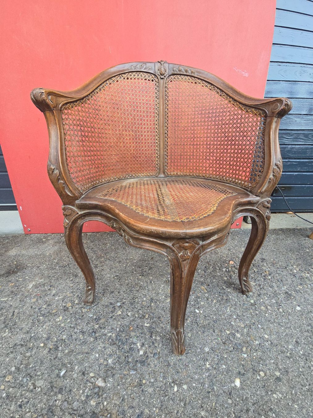 Sedie: Seltener Ecksitz Louis XV – Usato da Luzern venduto da Sainte-Victoire