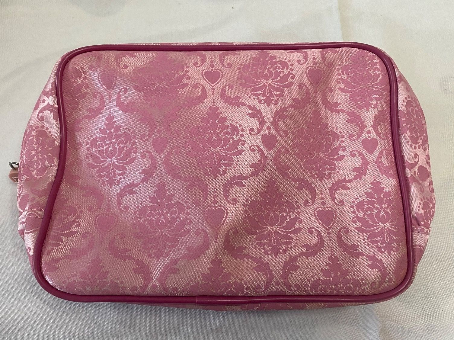 Hello Kitty Custodie per cosmetici: Hello Kitty Necessaire Pink – Usato da chiasso venduto da Wulli 1