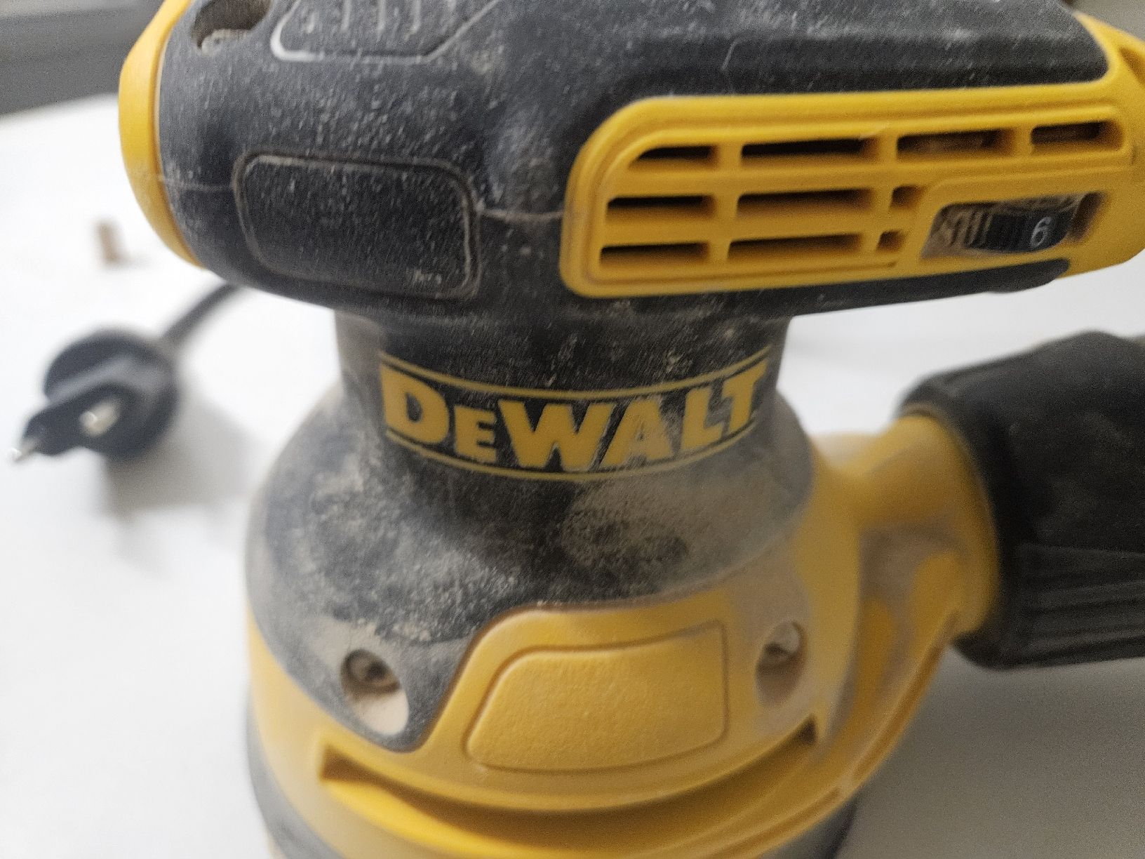 Dewalt Smerigliatrici & Lucidatrici: Schleifmaschiene – Usato da Herznach venduto da and_f5zl 1
