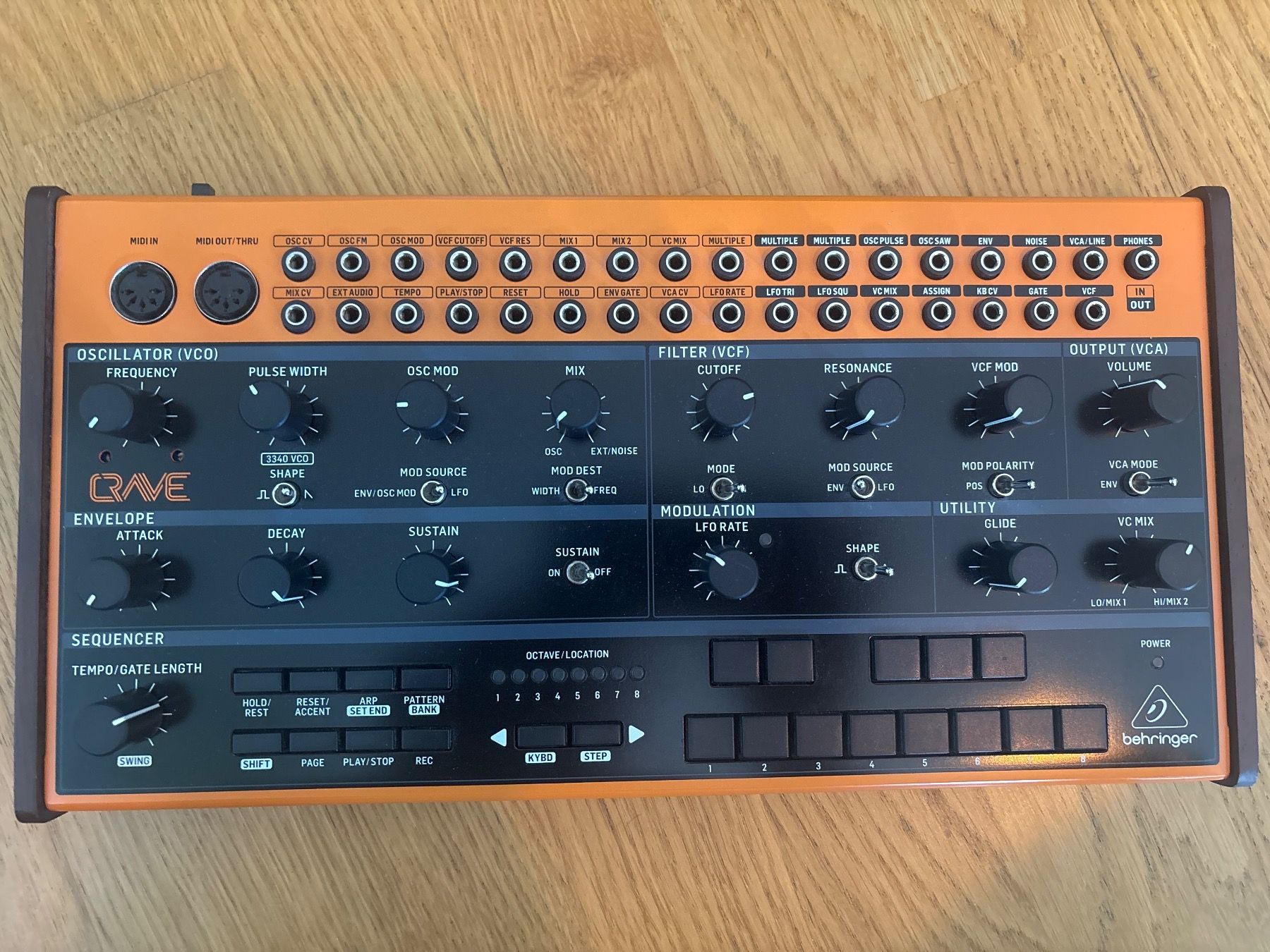 Musikinstrumente: Behringer Crave – Gebraucht aus Basel von