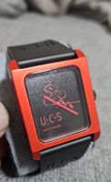 U-C-S Swiss Made, rouge et noire