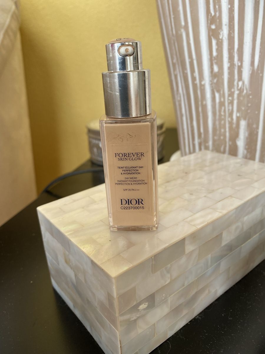 Dior Make-up: Dior forever Skin glow 1.5 N – Usato da Belmont-sur-Lausanne venduto da chu_vxf5 1