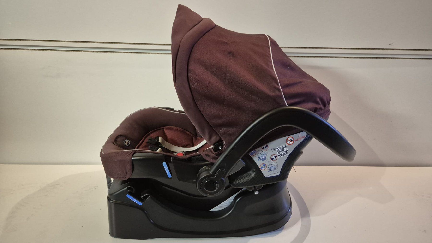 Chicco Carrozzine: Chicco Trio Activ3 poussette 3-en-1 + accessoires – Usato da Prilly venduto da Ledanaki 6