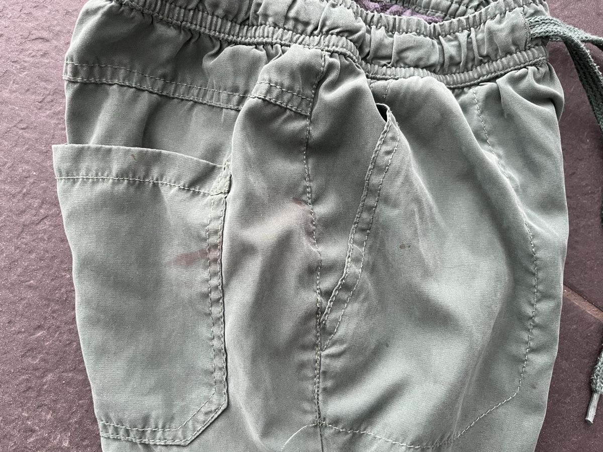 Kleiderpakete & -sets: 2 gefütterte Stoffhosen Gr. 128 – Gebraucht aus Rottenschwil von gle81 5