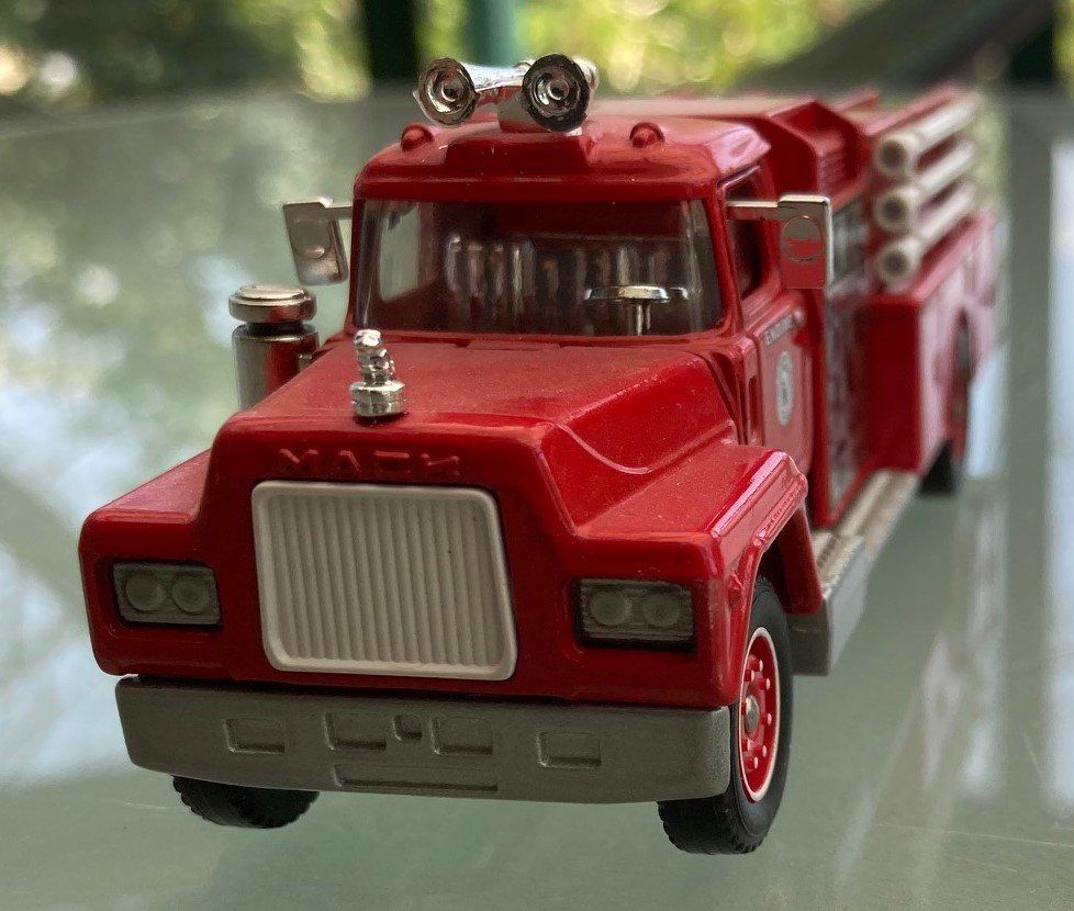 Solido Modellautos: Mack Feuerwehrauto Solido – Neu und originalverpackt aus Wolfhausen von signat 3