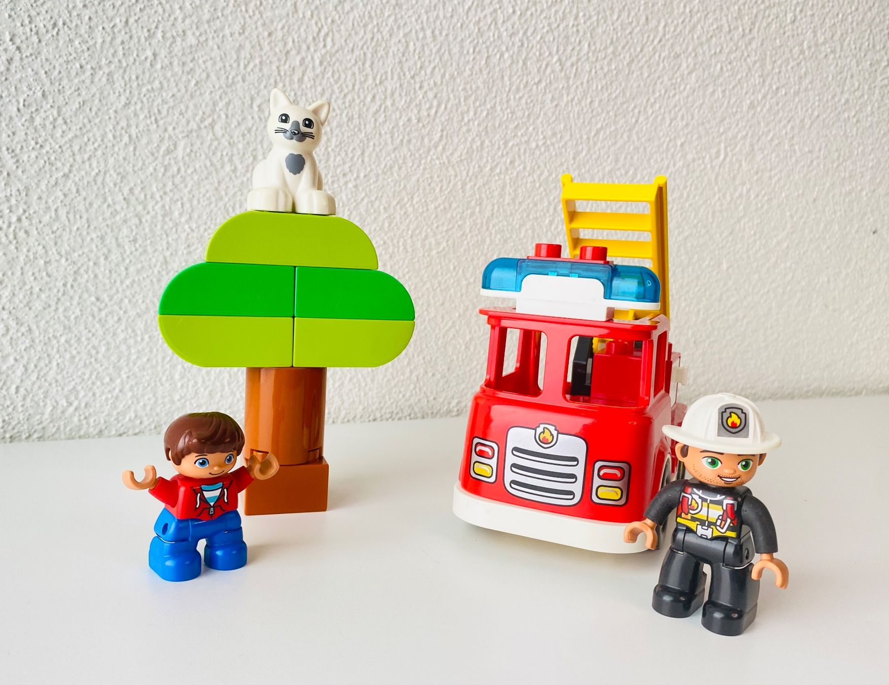 Lego Kit di costruzioni: Lego Duplo 10901 Feuerwehrauto – Usato da Mellingen venduto da Lapequenita