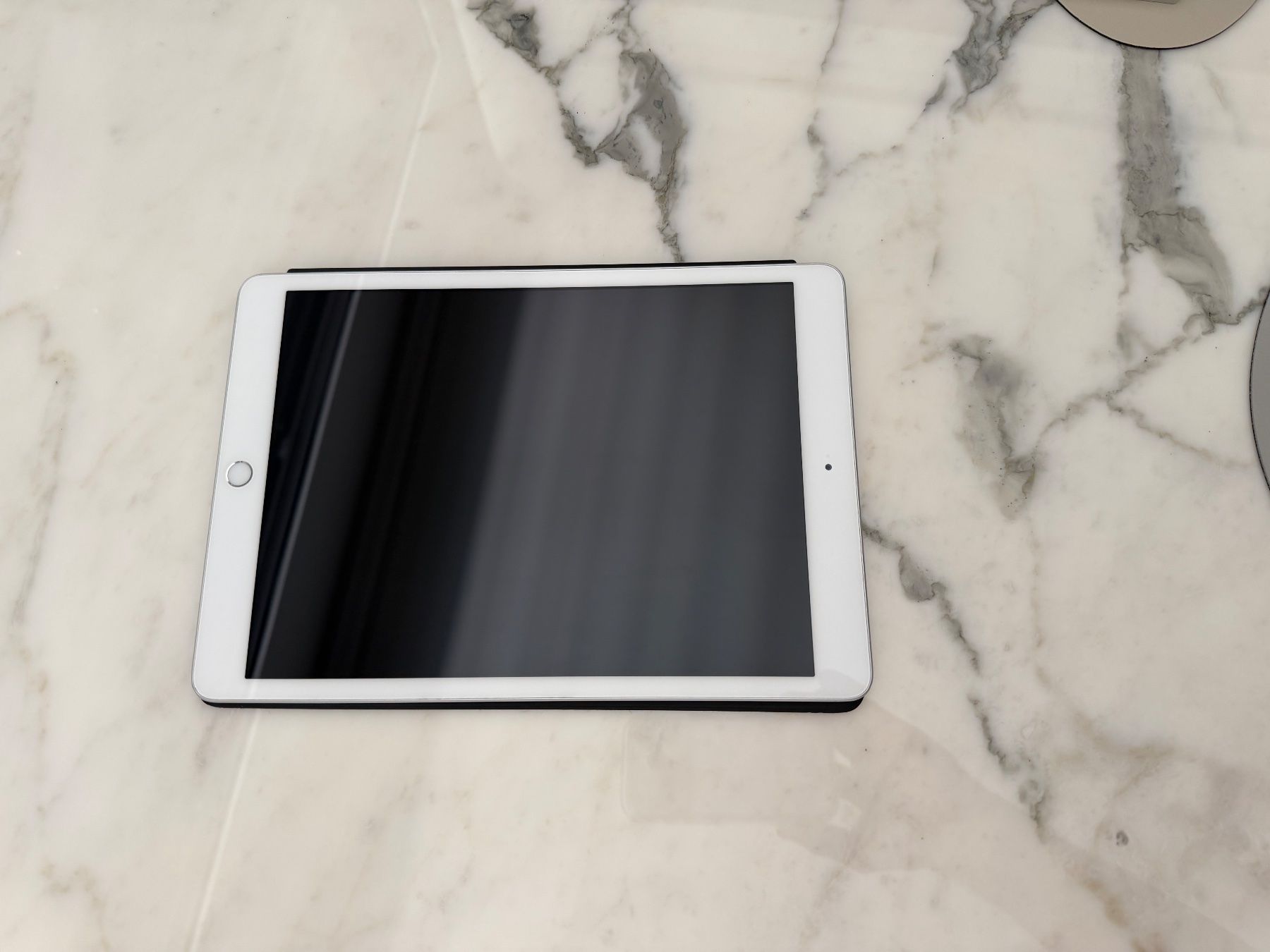 Apple Tablettes PC: Ipad 8th Gen – D'occasion à Schaan par RFrick 2