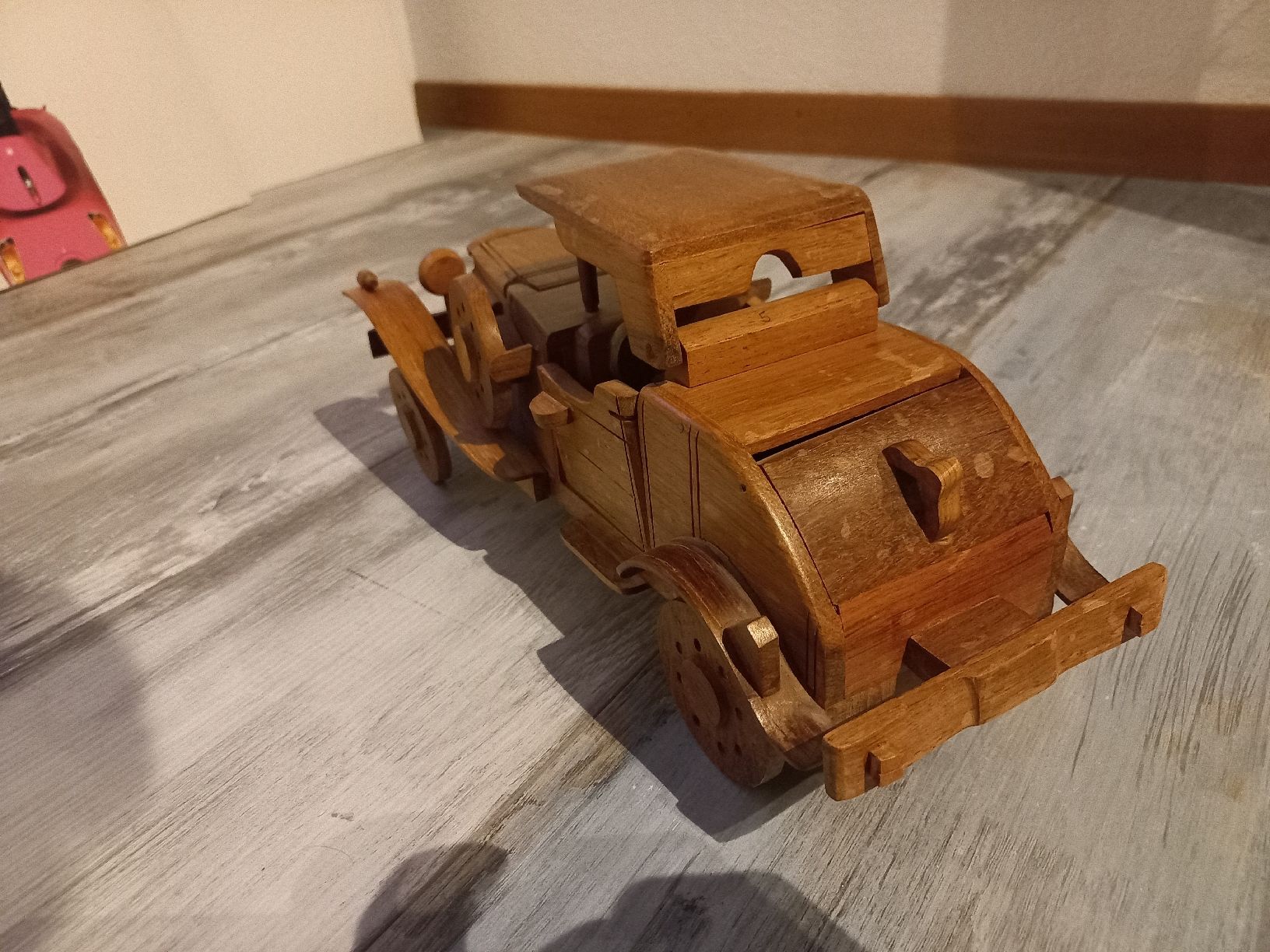 Modellautos: Voiture en bois 1/18 – Gebraucht aus Attalens von remy_s00 1