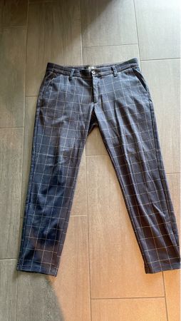 Elegante Herren Hose mit Karomuster, Grösse 36/32