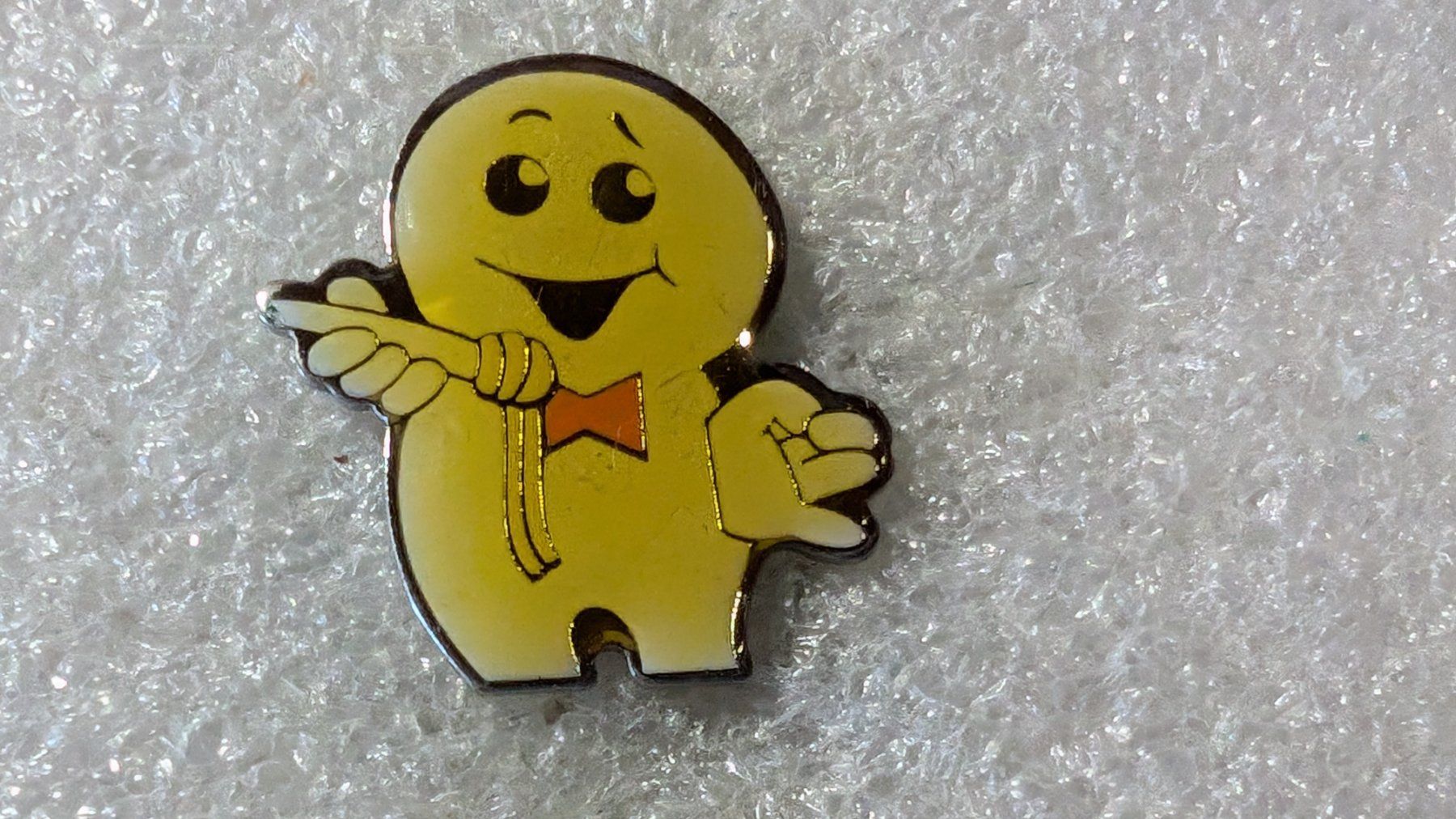 Placchette & Badge: Ansteckpin 226: Maga Bio – Usato da Oppligen venduto da Pin-Fall-Shop