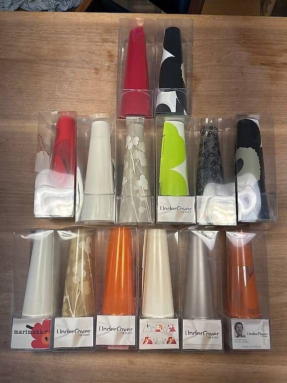 Lampade: Le Klint Undercover Lampe Medium - 14 Wechselfolien – Usato da Ennetbaden venduto da thomimo