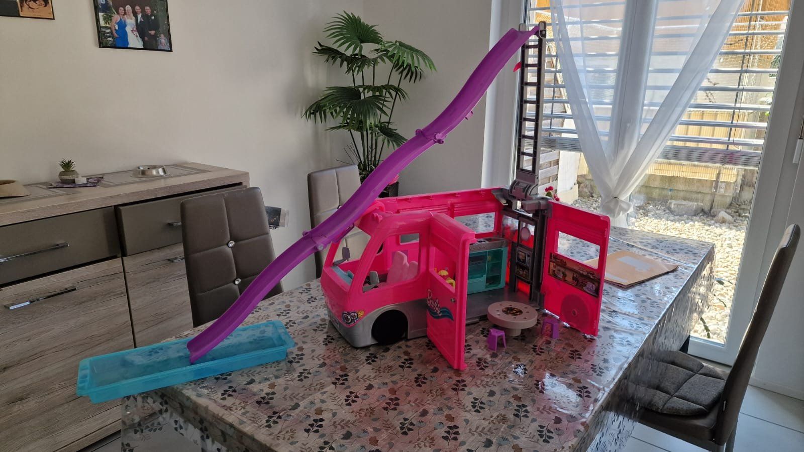 Giocattoli: Barbie Flugzeug & Wohnmobile mit Rutsche – Usato da Bäretswil venduto da Bubi074